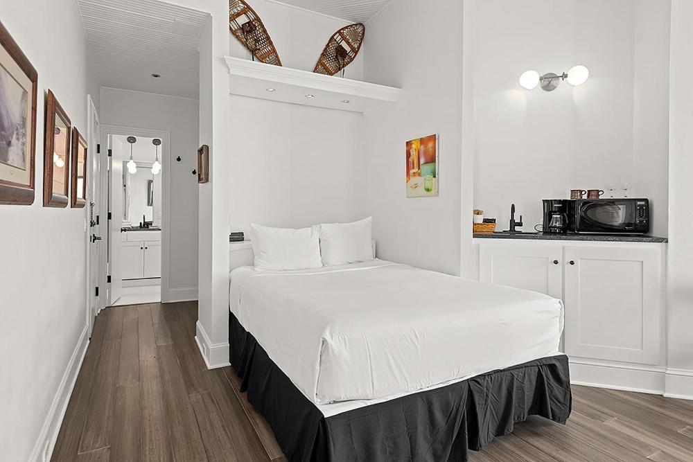 Independence Square 202, Hotel Room Over-Looking The Mall And Aspen Mountain Bagian luar foto